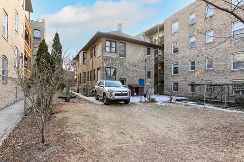Exterior - 2012 W Greenleaf Ave, Chicago, IL 60645 photo 5 of 7