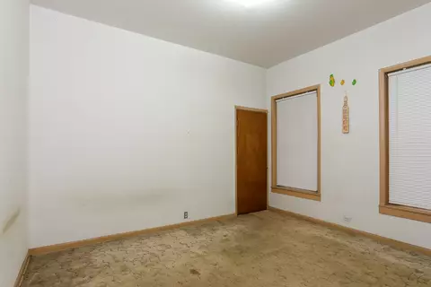 Bedroom - 2012 W Greenleaf Ave, Chicago, IL 60645 photo 3 of 5