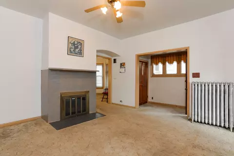 Living - 2012 W Greenleaf Ave, Chicago, IL 60645 photo 1 of 3