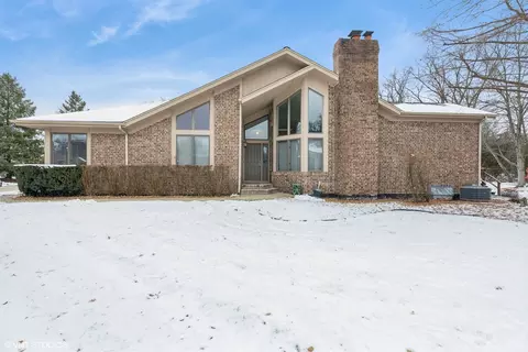 20110 St Andrews Dr, Olympia Fields, IL 60461