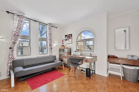 Living - 1158 E 49th St, Chicago, IL 60615 photo 6 of 6
