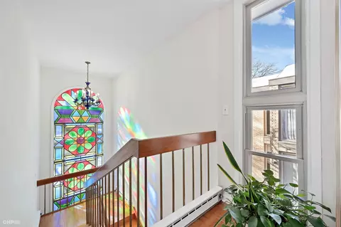 Entry Way - 1158 E 49th St, Chicago, IL 60615 photo 3 of 4