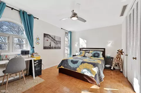 Bedroom - 1158 E 49th St, Chicago, IL 60615 photo 4 of 4