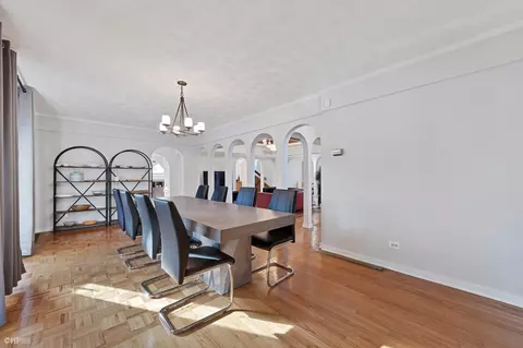 Dining - 1158 E 49th St, Chicago, IL 60615 photo 3 of 3