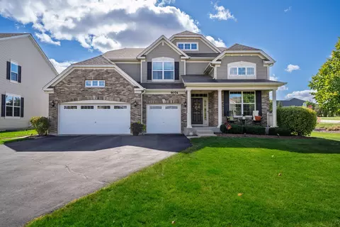 9074 Clinnin Ln, Huntley, IL 60142