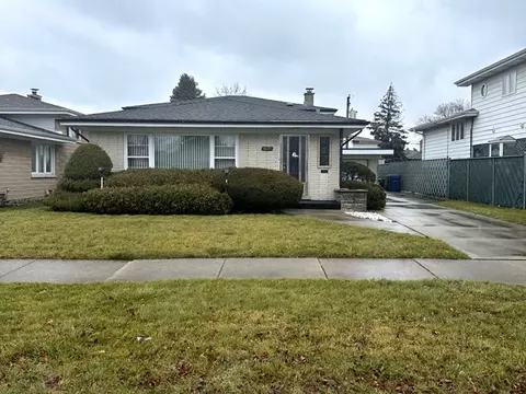 4620 W 105th Pl, Oak Lawn, IL 60453