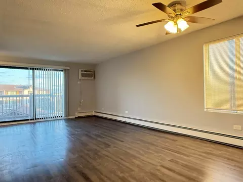 Living - 197 Gregory St #13, Aurora, IL 60504 photo 1 of 4
