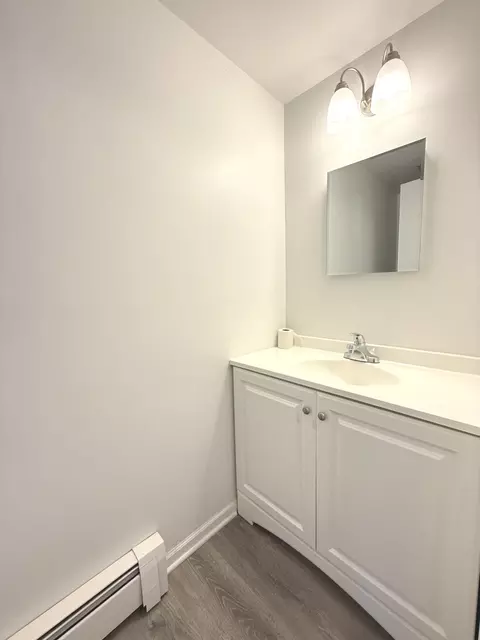 Bath - 197 Gregory St #13, Aurora, IL 60504 photo 2 of 2