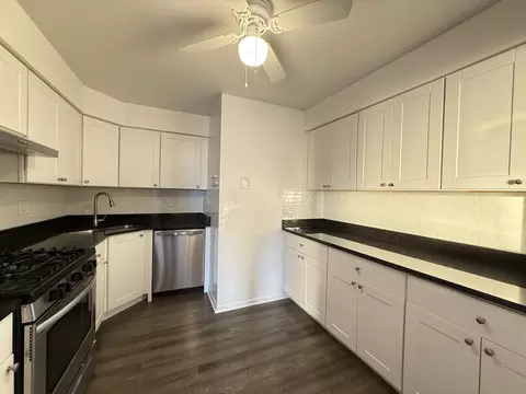 Kitchen - 197 Gregory St #13, Aurora, IL 60504 photo 1 of 3