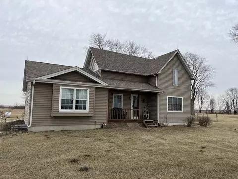 2334 E 3300 North Rd, Saint Anne, IL 60964