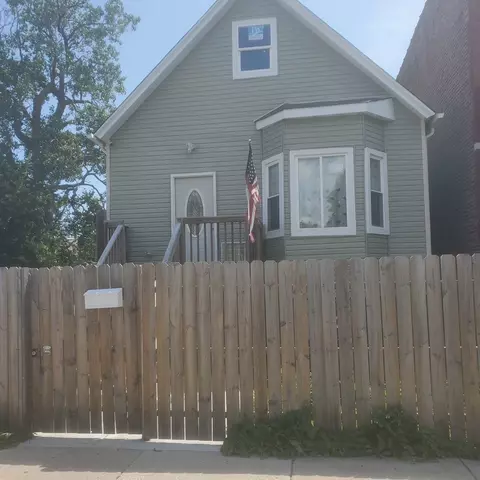 5621 S Racine Ave, Chicago, IL 60636