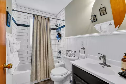 Bath - 1906 Garling Dr, Bloomington, IL 61701 photo 1 of 1