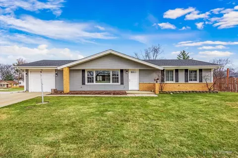 401 Orleans Ln, Schaumburg, IL 60193
