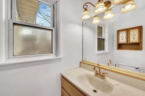 Bath - 2414 Suffolk Ln, Joliet, IL 60433 photo 1 of 2