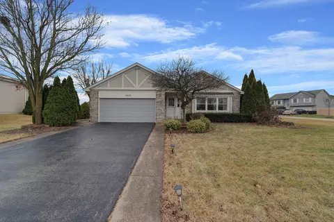 7939 W Pine Hill Rd, Frankfort, IL 60423