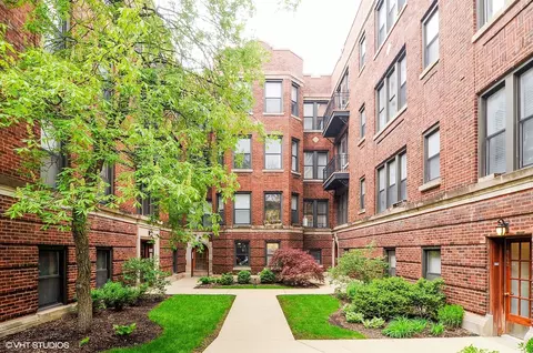 1050 W Catalpa Ave #2, Chicago, IL 60640