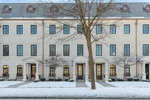 132 Aurora Ave, Naperville, IL 60540