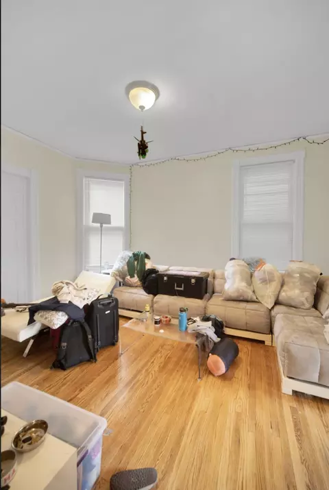 Living - 2024 Maple Ave, Evanston, IL 60201 photo 1 of 1