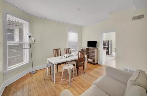 Dining - 2024 Maple Ave, Evanston, IL 60201 photo 1 of 3