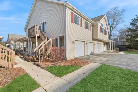 276 Village Creek Dr #276, Lake In The Hills, IL 60156