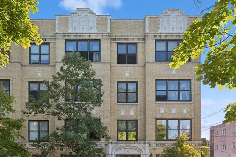 1549 W Sherwin Ave #403, Chicago, IL 60626
