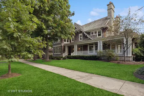 403 E Center Ave, Lake Bluff, IL 60044