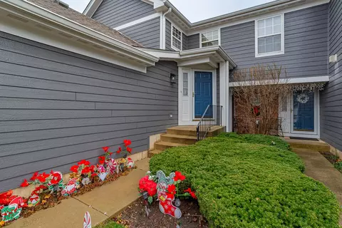 129 Portsmouth Ct #129, Glendale Heights, IL 60139