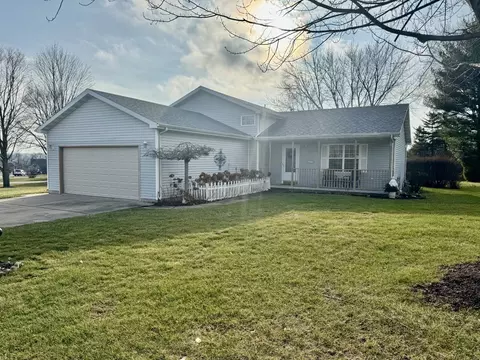 303 Florence Dr, Utica, IL 61373