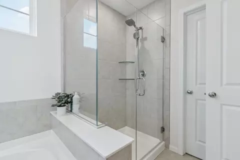Bath - 12401 S Meridian Ln, Plainfield, IL 60585 photo 3 of 6
