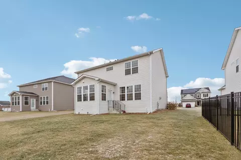 Exterior - 12401 S Meridian Ln, Plainfield, IL 60585 photo 3 of 5