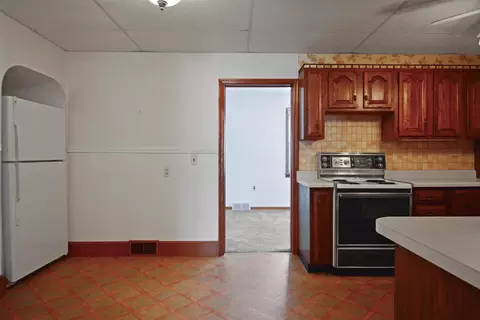 Kitchen - 309 E Ziebarth Rd, Normal, IL 61761 photo 3 of 9