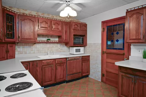 Kitchen - 309 E Ziebarth Rd, Normal, IL 61761 photo 4 of 9