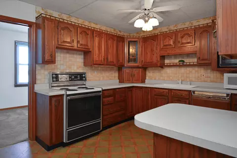 Kitchen - 309 E Ziebarth Rd, Normal, IL 61761 photo 5 of 9