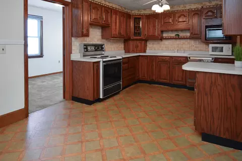 Kitchen - 309 E Ziebarth Rd, Normal, IL 61761 photo 6 of 9