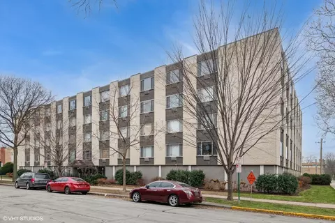 201 S Maple Ave #407, Oak Park, IL 60302