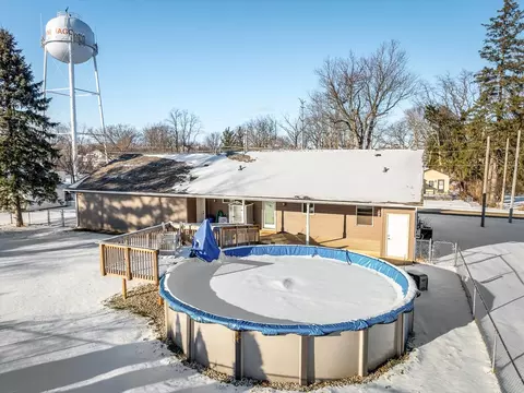 Exterior - 307 E Main St, Winnebago, IL 61088 photo 6 of 7