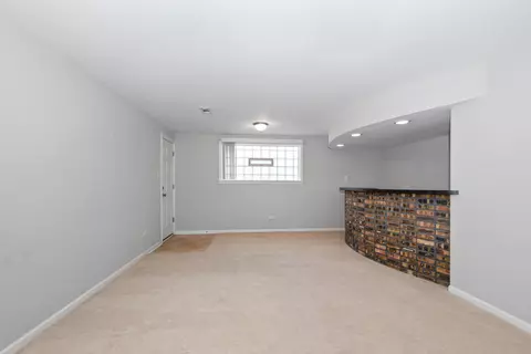 Living - 15627 Cornell Ave, Dolton, IL 60419 photo 4 of 5