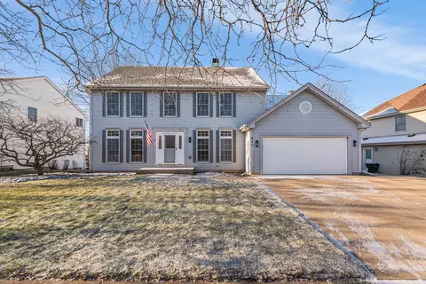 840 Provincetown Dr, Carol Stream, IL 60188