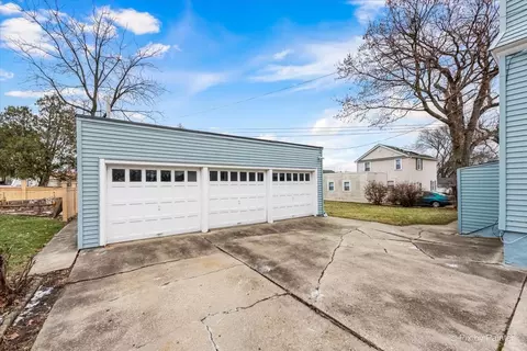 1105 Morton Ave, Elgin, IL 60120 photo 4