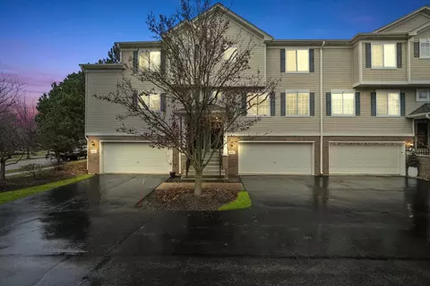 1842 Fredericksburg Ln, Aurora, IL 60503