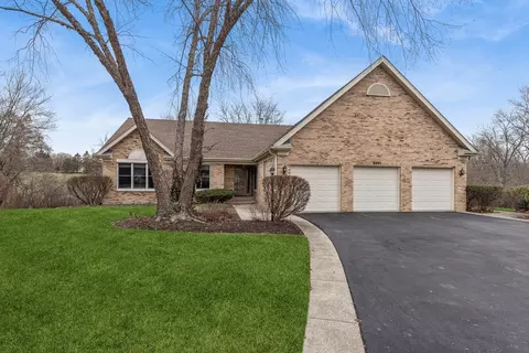5051 Thornbark Dr, Hoffman Estates, IL 60010