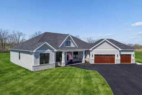 10208 Oakdale Dr, Huntley, IL 60142