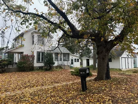 220 E Monroe St, Waterman, IL 60556