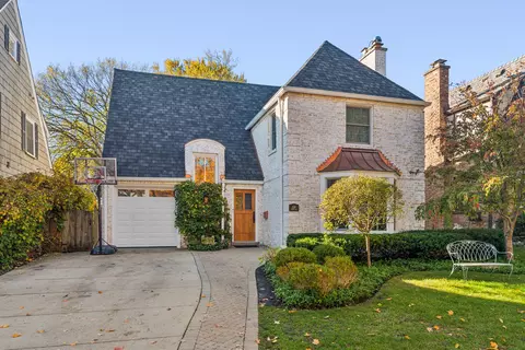 538 Meadow Rd, Winnetka, IL 60093