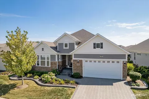 3740 Chesapeake Ln, Naperville, IL 60564