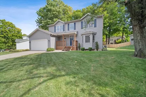 10 Palm Ct, Bloomington, IL 61701