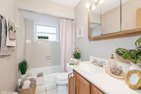 Bath - Undisclosed, Chicago, IL 60643 photo 1 of 1
