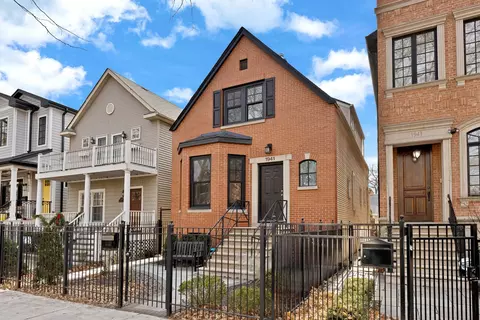 1941 W Nelson Ave, Chicago, IL 60657