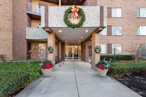 909 E Kenilworth Ave #312, Palatine, IL 60074