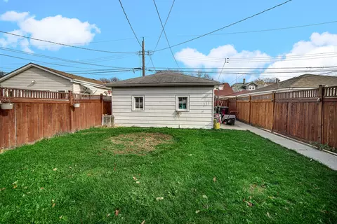 2535 N Menard Ave, Chicago, IL 60639 photo 17